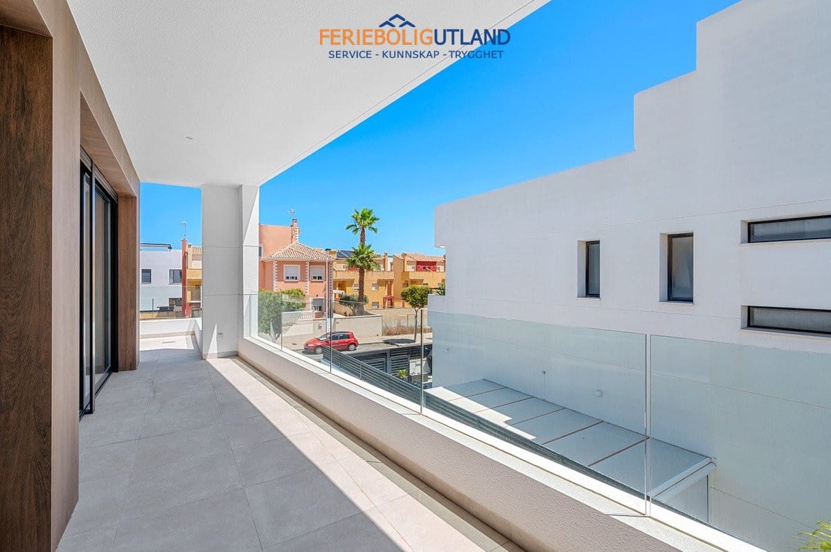 4 slaapkamer Villa te koop in Guardamar del Segura met zwembad garage - € 1.250.000 (Ref: 10029599)