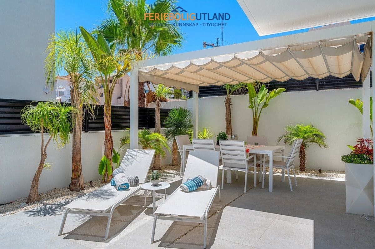 4 slaapkamer Villa te koop in Guardamar del Segura met zwembad garage - € 1.250.000 (Ref: 10029599)