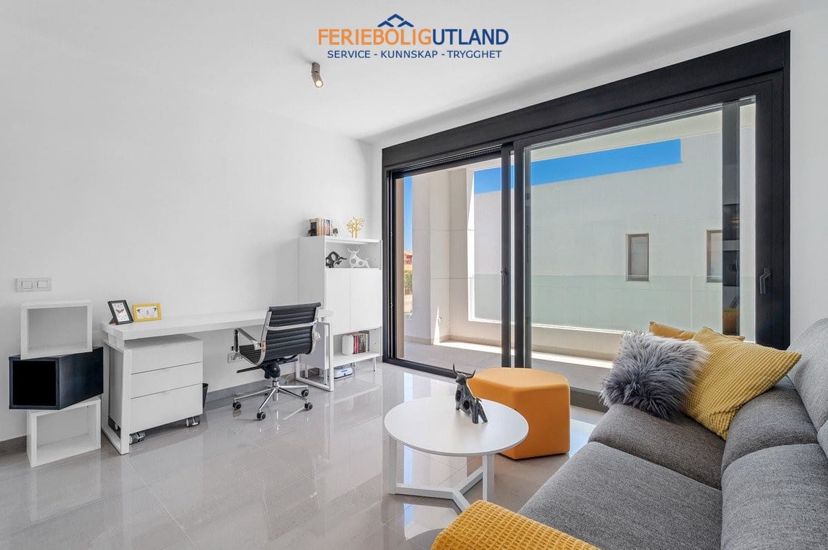4 slaapkamer Villa te koop in Guardamar del Segura met zwembad garage - € 1.250.000 (Ref: 10029599)