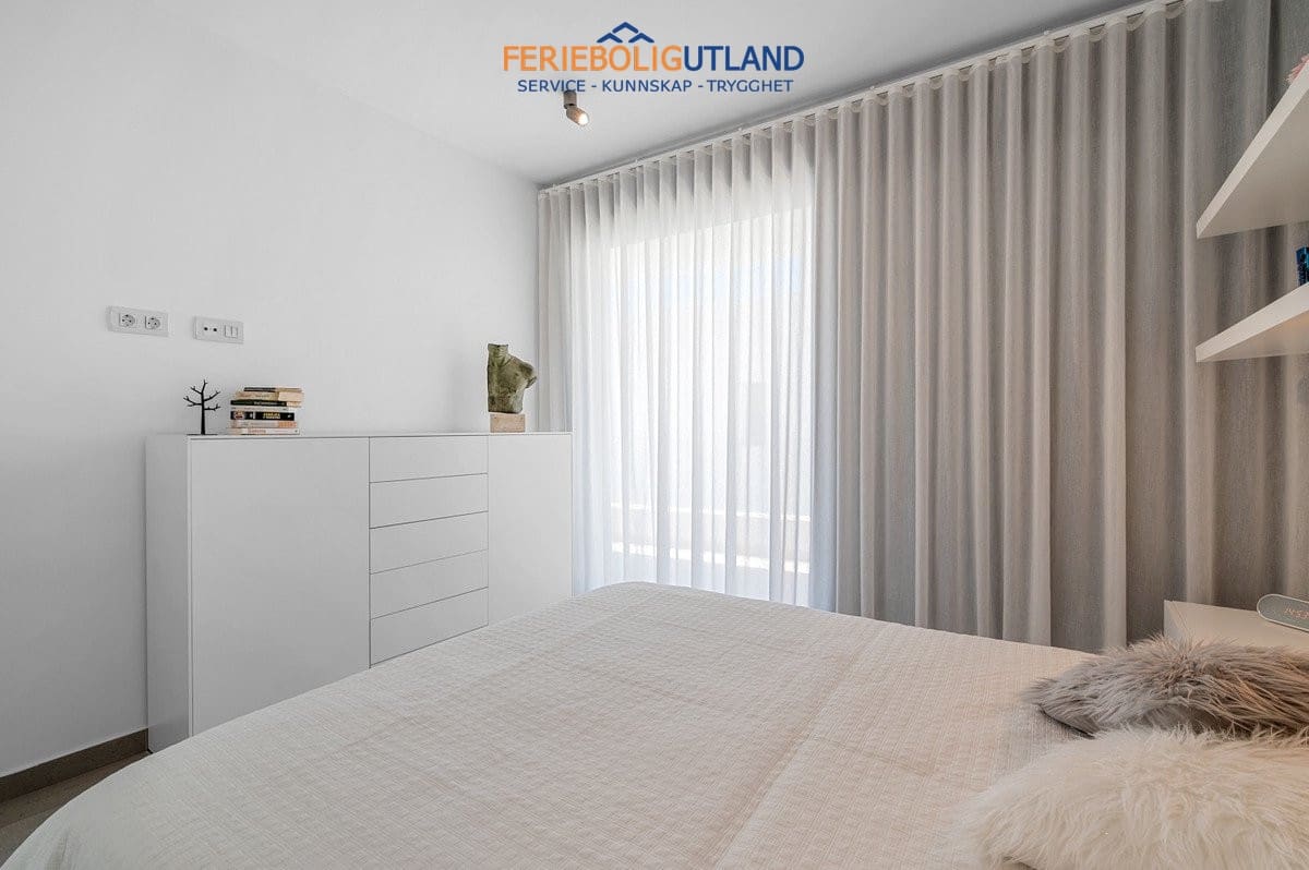 4 slaapkamer Villa te koop in Guardamar del Segura met zwembad garage - € 1.250.000 (Ref: 10029599)