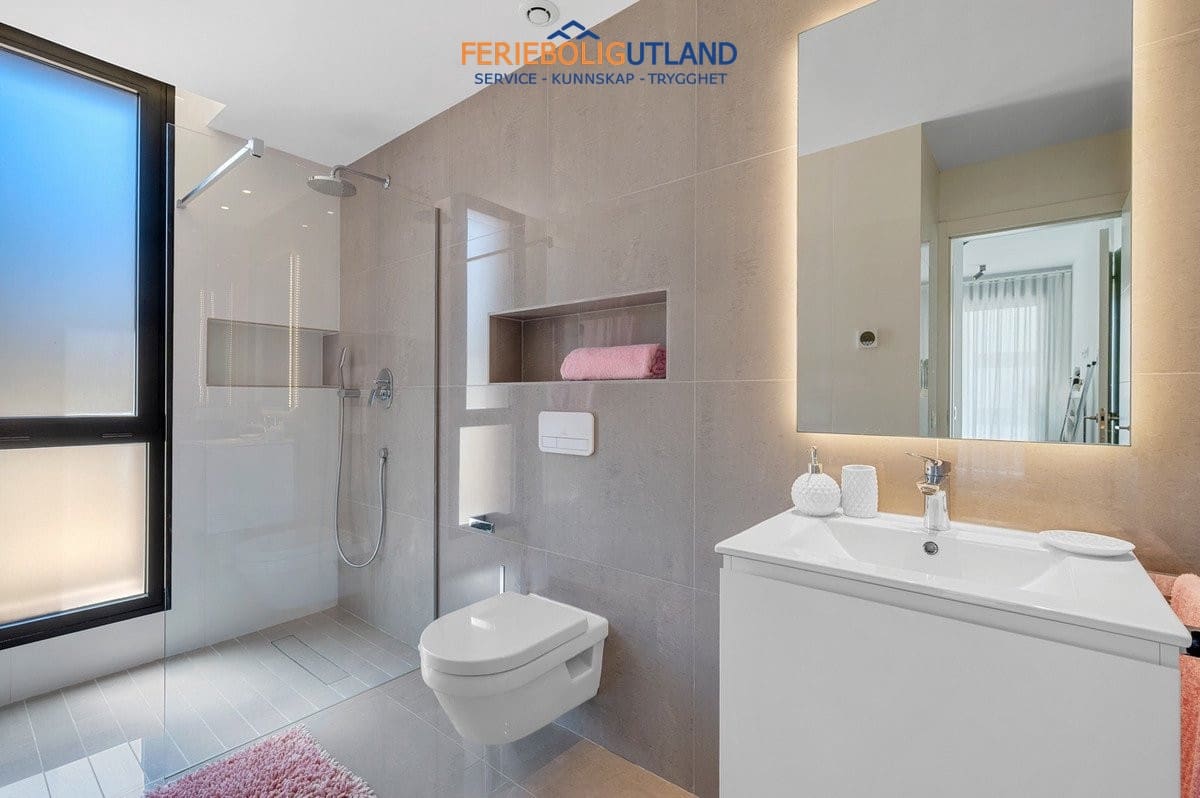 4 slaapkamer Villa te koop in Guardamar del Segura met zwembad garage - € 1.250.000 (Ref: 10029599)