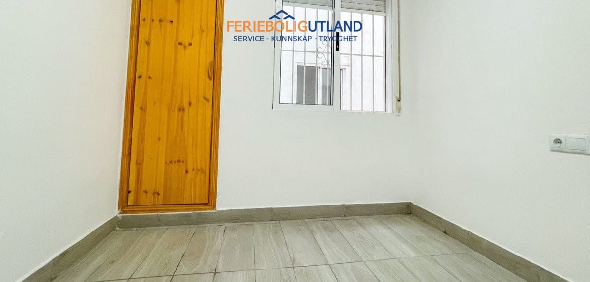 Apartamento de 2 habitaciones en Torrevieja en venta - 140.000 € (Ref: 10029684)