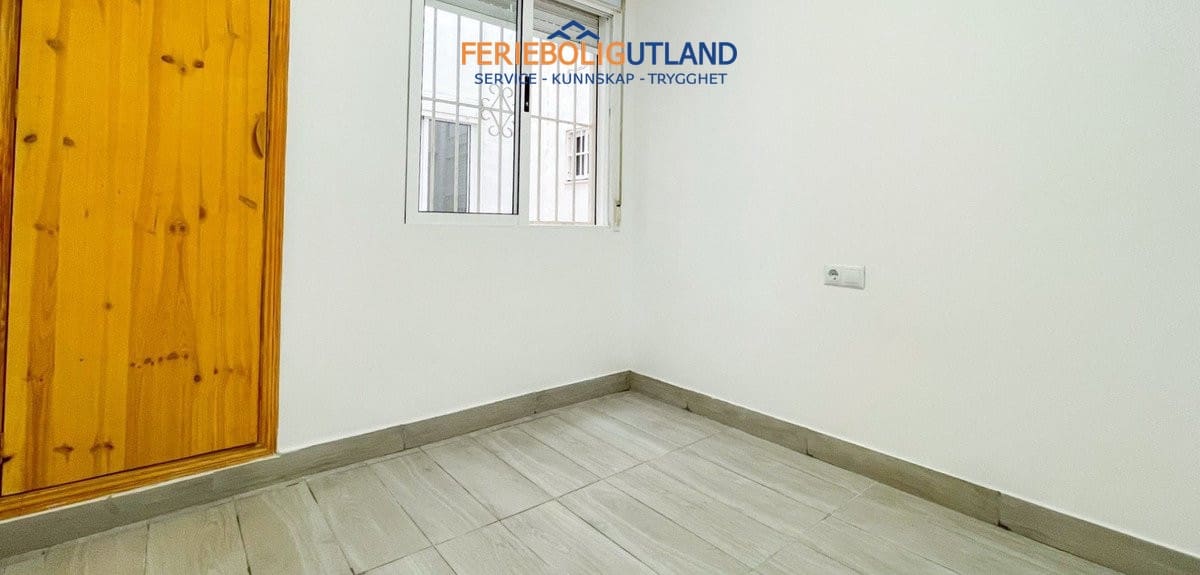 Apartamento de 2 habitaciones en Torrevieja en venta - 140.000 € (Ref: 10029684)