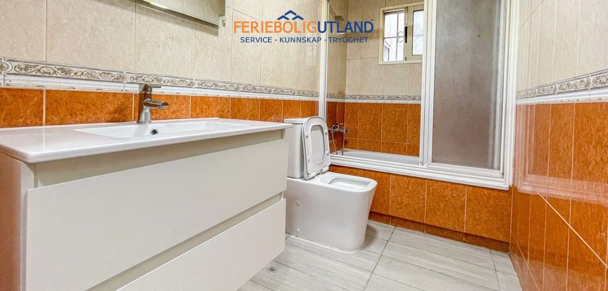 Apartamento de 2 habitaciones en Torrevieja en venta - 140.000 € (Ref: 10029684)