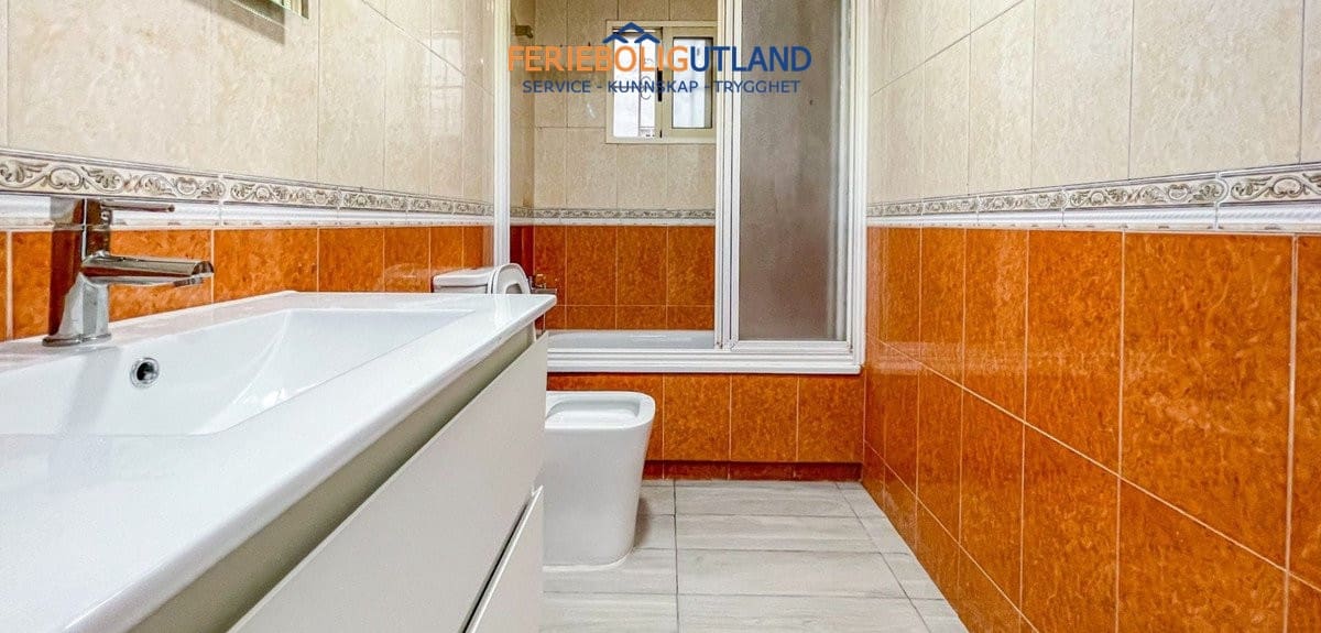 Apartamento de 2 habitaciones en Torrevieja en venta - 140.000 € (Ref: 10029684)