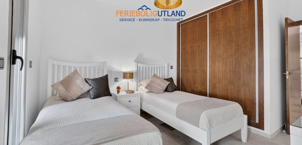 4 sovrum Villa till salu i Pinar de Campoverde med pool garage - 1 475 000 € (Ref: 10029685)