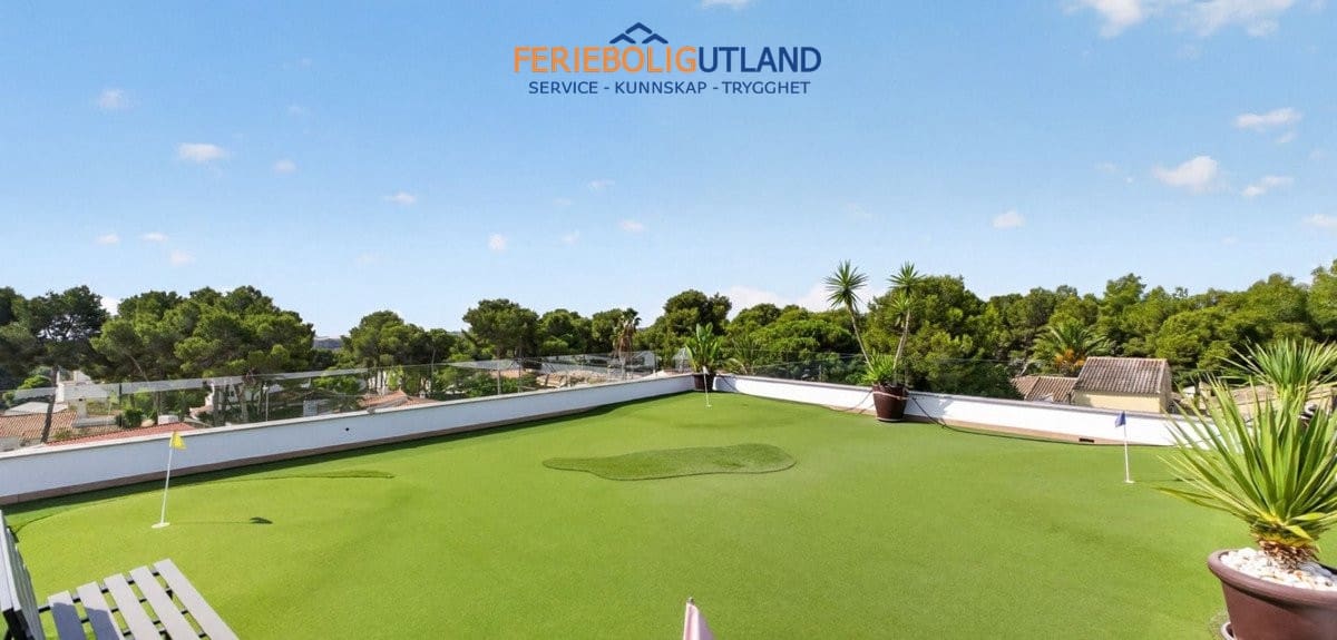 4 sovrum Villa till salu i Pinar de Campoverde med pool garage - 1 475 000 € (Ref: 10029685)