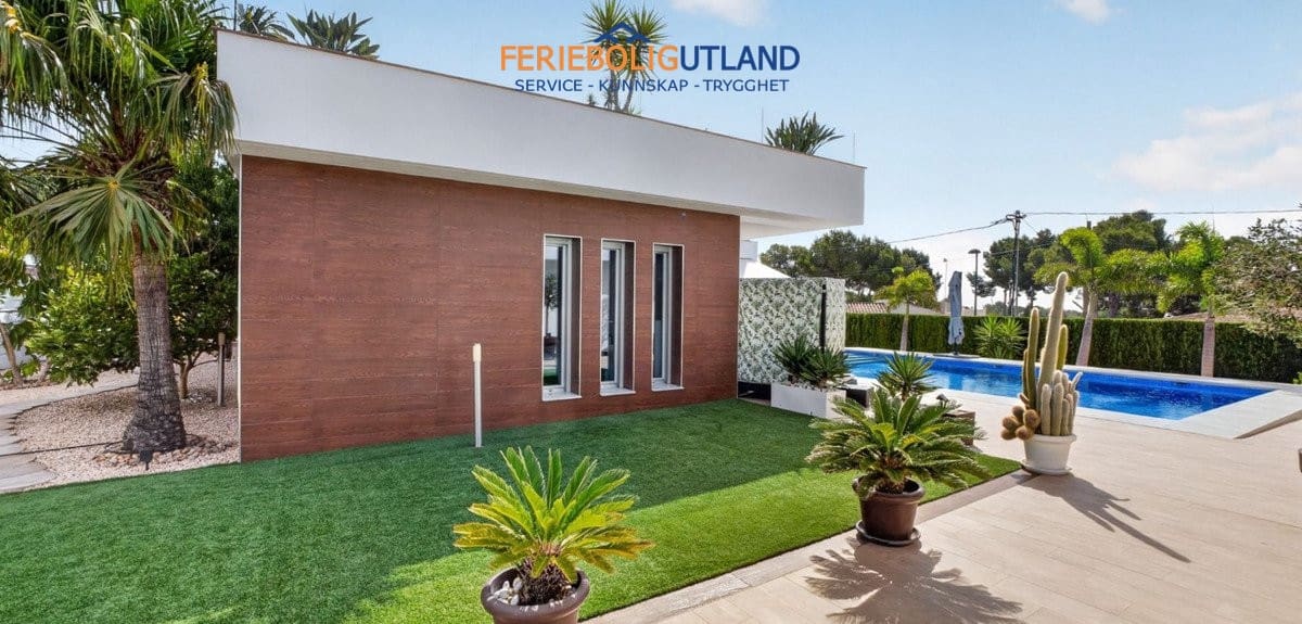 4 sovrum Villa till salu i Pinar de Campoverde med pool garage - 1 475 000 € (Ref: 10029685)