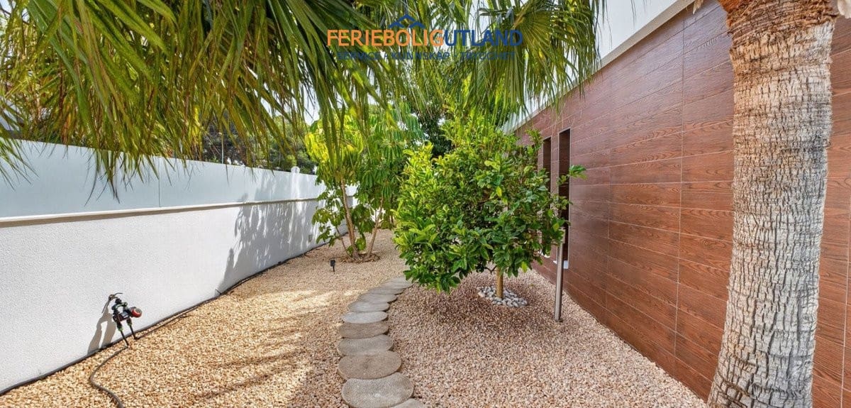 4 sovrum Villa till salu i Pinar de Campoverde med pool garage - 1 475 000 € (Ref: 10029685)