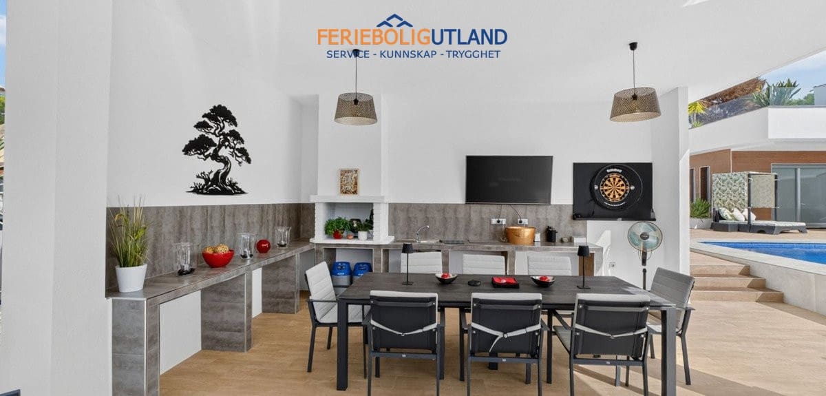 4 sovrum Villa till salu i Pinar de Campoverde med pool garage - 1 475 000 € (Ref: 10029685)