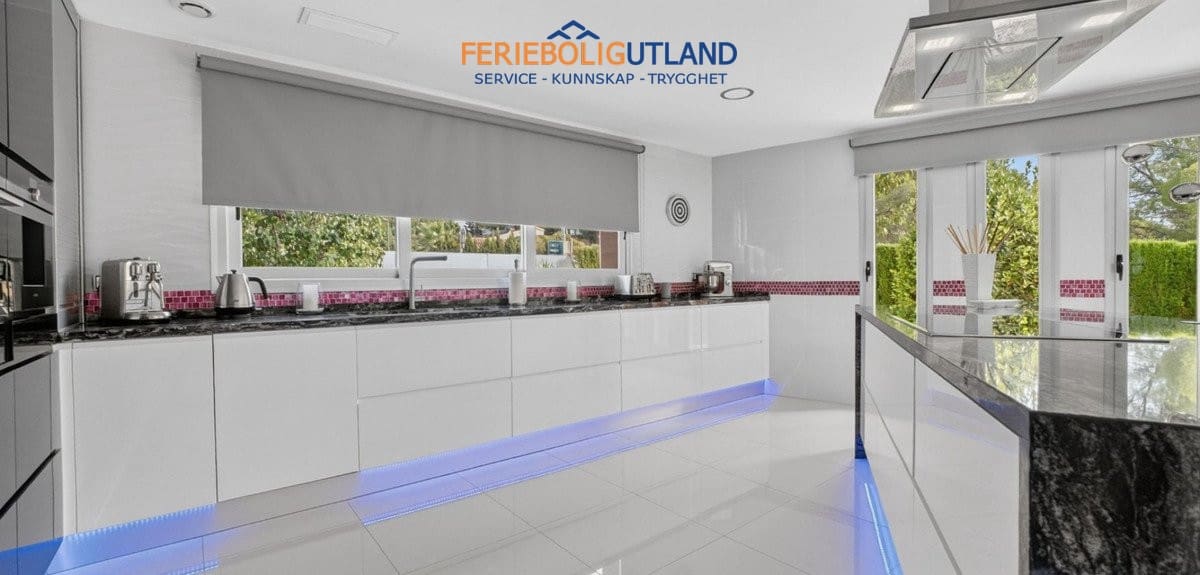 4 sovrum Villa till salu i Pinar de Campoverde med pool garage - 1 475 000 € (Ref: 10029685)
