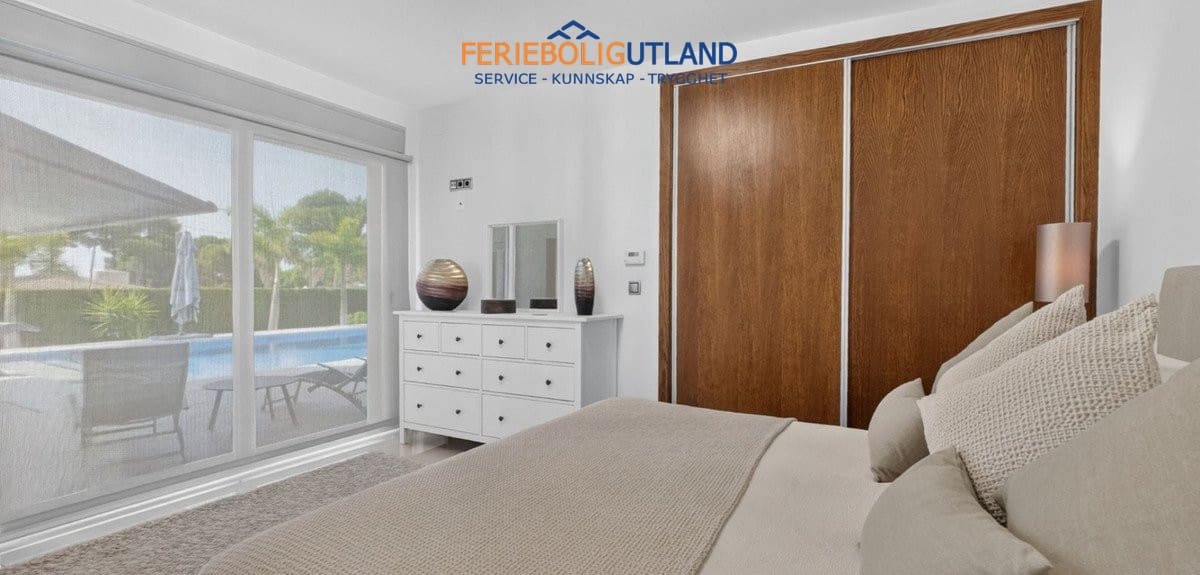 4 sovrum Villa till salu i Pinar de Campoverde med pool garage - 1 475 000 € (Ref: 10029685)
