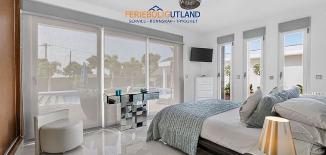 4 sovrum Villa till salu i Pinar de Campoverde, Pilar de la Horadada med pool garage - 1 475 000 € (Ref: 10029685)