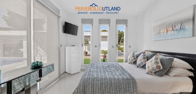 4 sovrum Villa till salu i Pinar de Campoverde, Pilar de la Horadada med pool garage - 1 475 000 € (Ref: 10029685)
