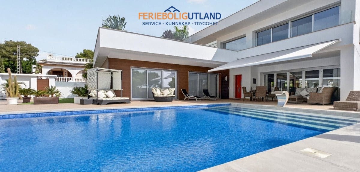 4 sovrum Villa till salu i Pinar de Campoverde med pool garage - 1 475 000 € (Ref: 10029685)