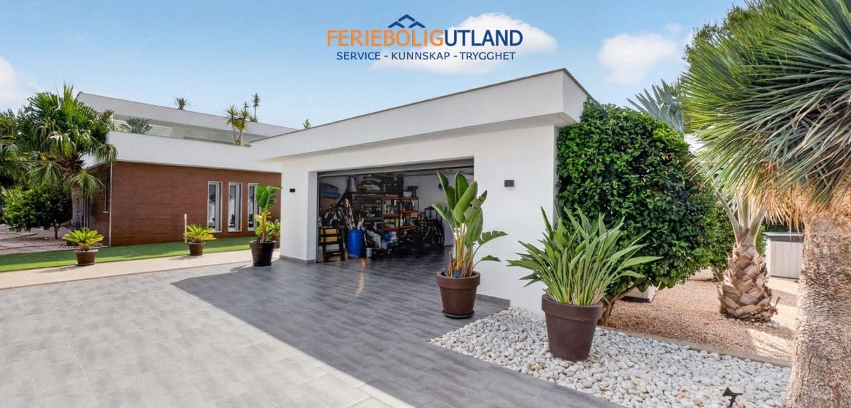 4 sovrum Villa till salu i Pinar de Campoverde med pool garage - 1 475 000 € (Ref: 10029685)