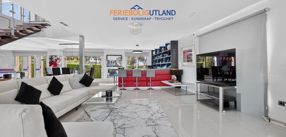 4 sovrum Villa till salu i Pinar de Campoverde med pool garage - 1 475 000 € (Ref: 10029685)