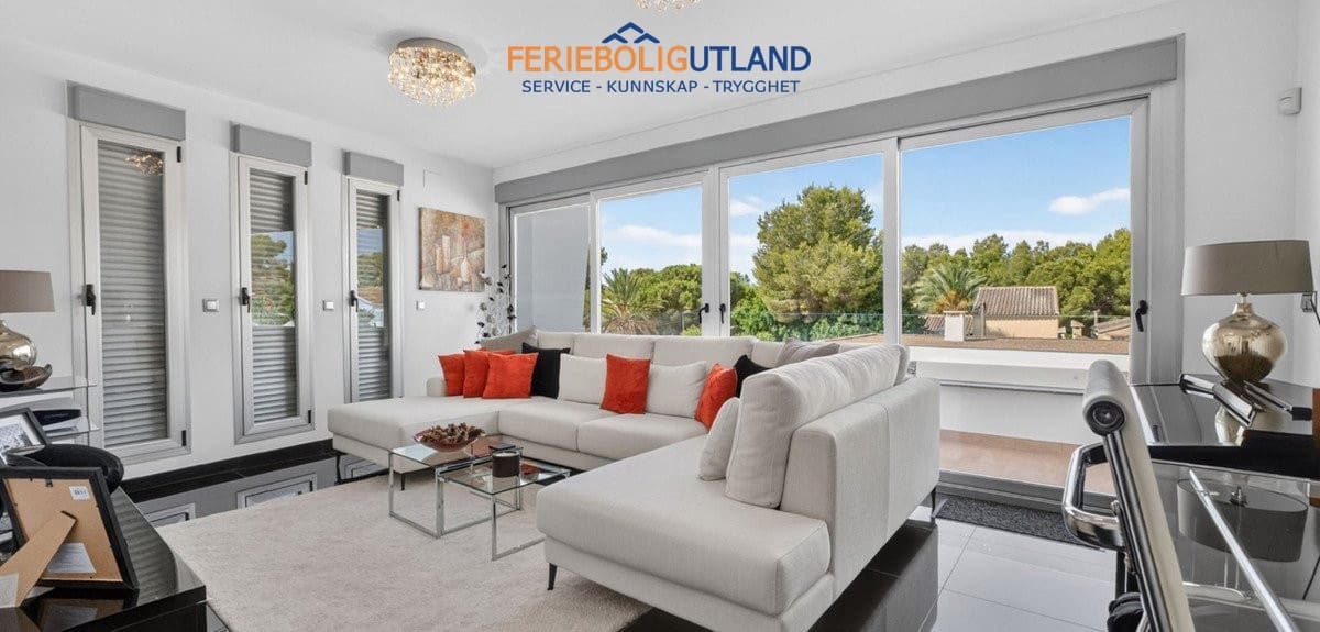 4 sovrum Villa till salu i Pinar de Campoverde med pool garage - 1 475 000 € (Ref: 10029685)
