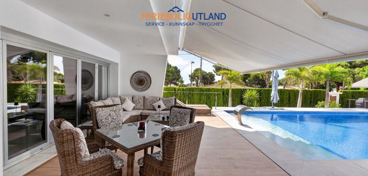 4 sovrum Villa till salu i Pinar de Campoverde med pool garage - 1 475 000 € (Ref: 10029685)