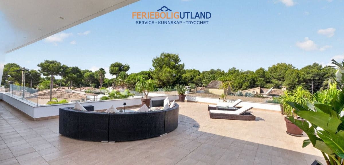 4 sovrum Villa till salu i Pinar de Campoverde med pool garage - 1 475 000 € (Ref: 10029685)