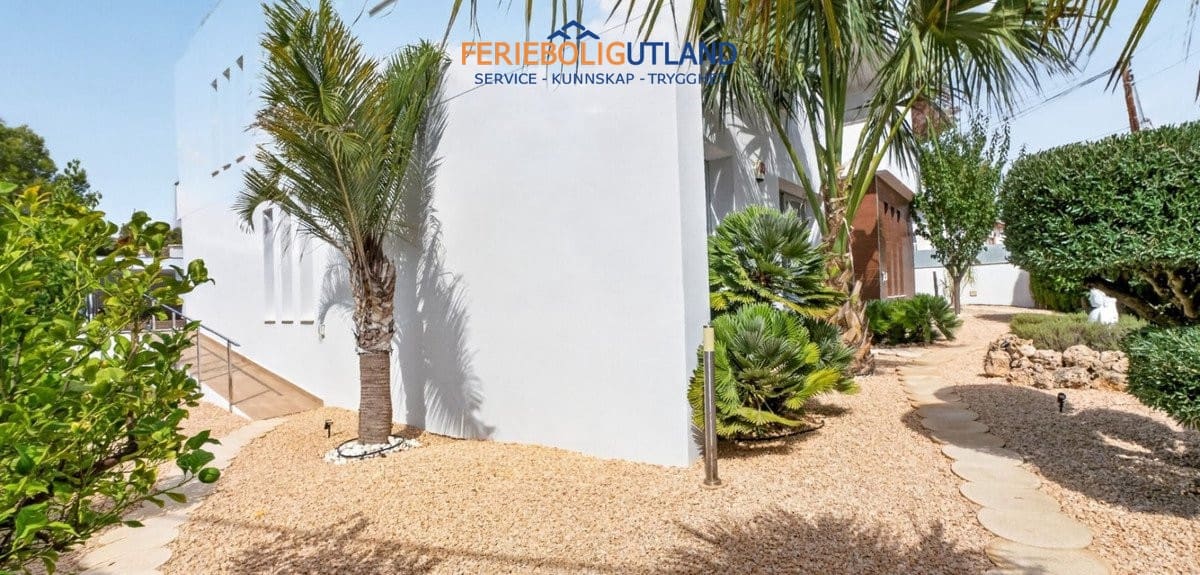 4 sovrum Villa till salu i Pinar de Campoverde med pool garage - 1 475 000 € (Ref: 10029685)