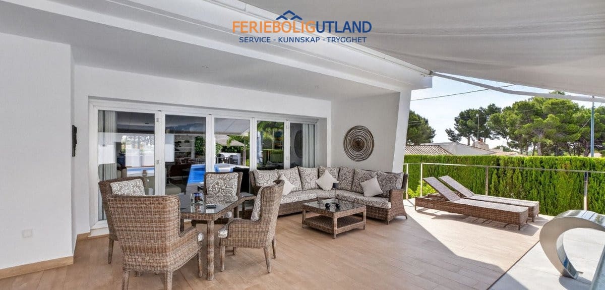 4 sovrum Villa till salu i Pinar de Campoverde med pool garage - 1 475 000 € (Ref: 10029685)