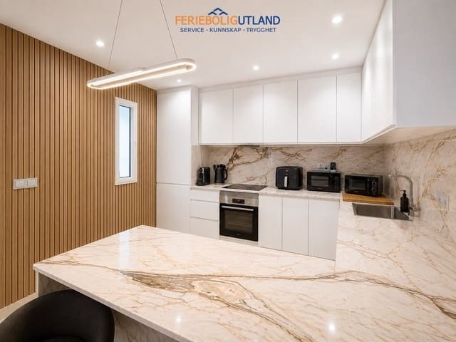 3 bedroom Villa for sale in Villamartin, Orihuela with pool garage - € 529,995 (Ref: 10029686)