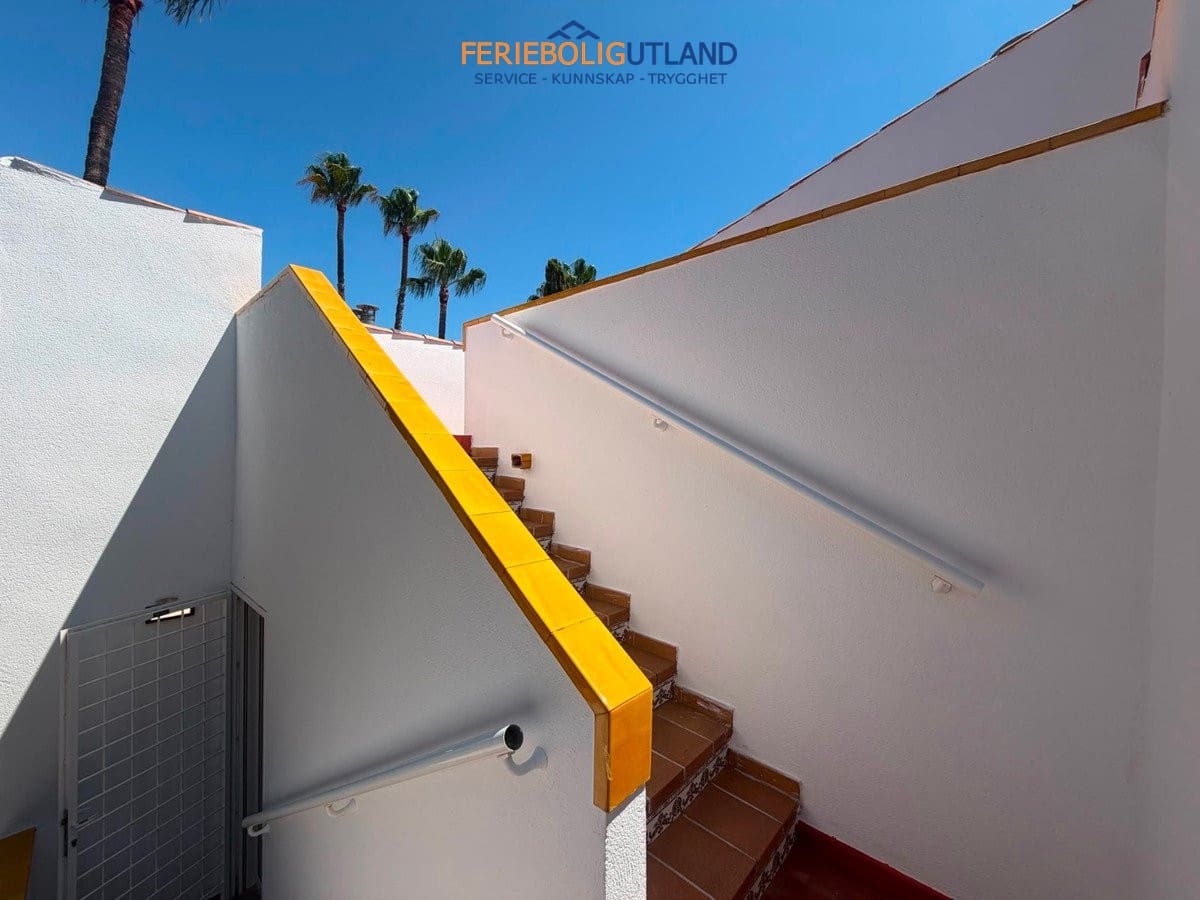 3 bedroom Villa for sale in Villamartin with pool garage - € 529,995 (Ref: 10029686)
