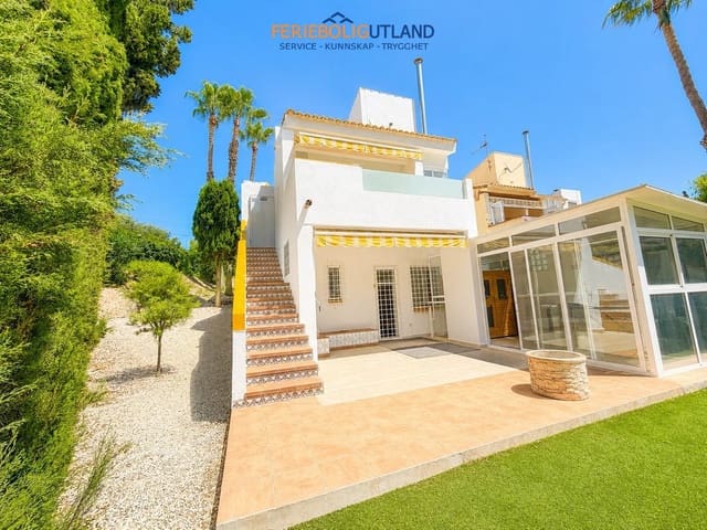 3 bedroom Villa for sale in Villamartin, Orihuela with pool garage - € 529,995 (Ref: 10029686)