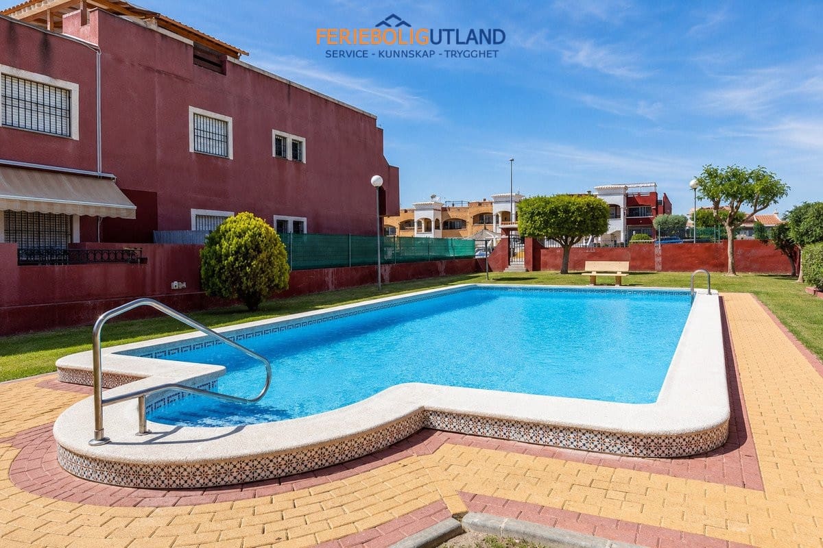2 bedroom Bungalow for sale in Torrevieja with pool garage - € 162,500 (Ref: 10029741)