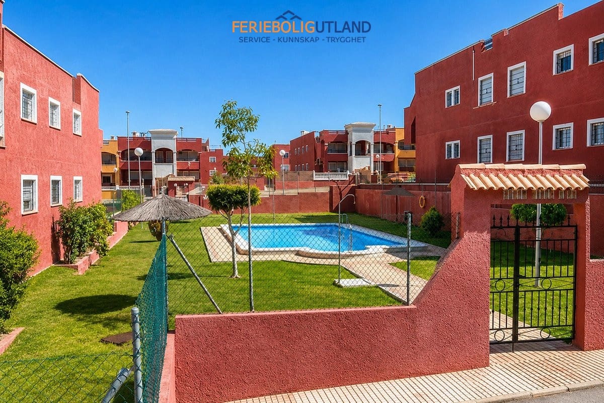 2 bedroom Bungalow for sale in Torrevieja with pool garage - € 162,500 (Ref: 10029741)