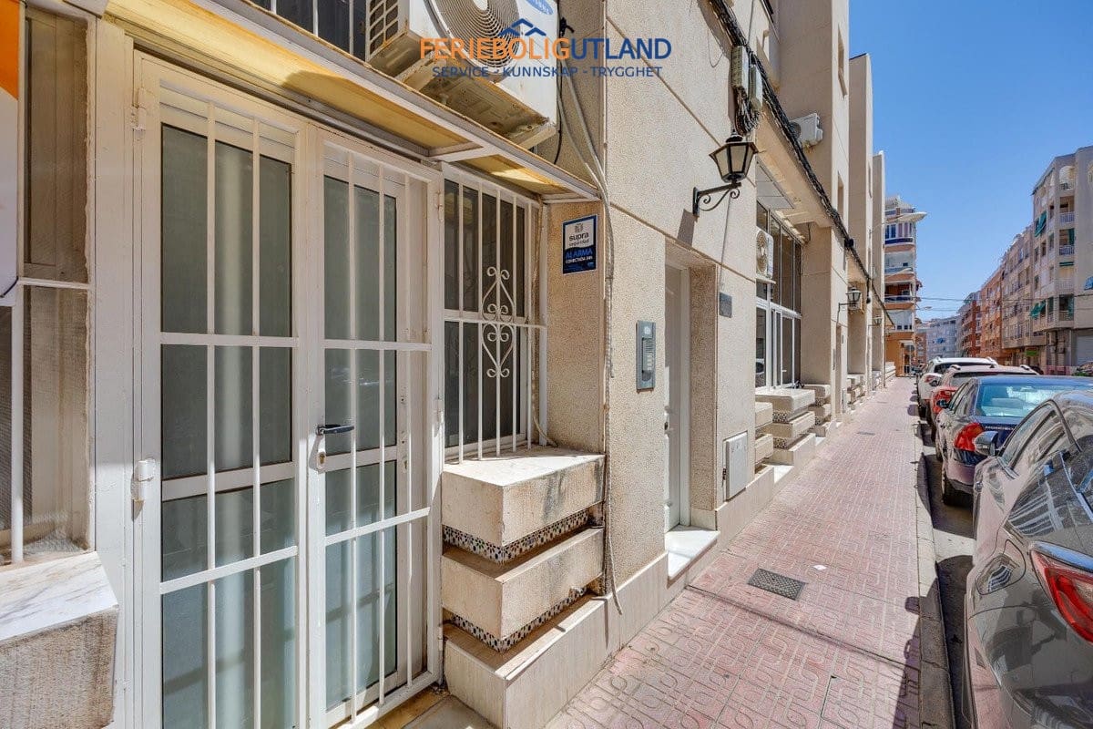 1 soverom Leilighet til salgs i Torrevieja med svømmebasseng - € 132 969 (Ref: 10029746)