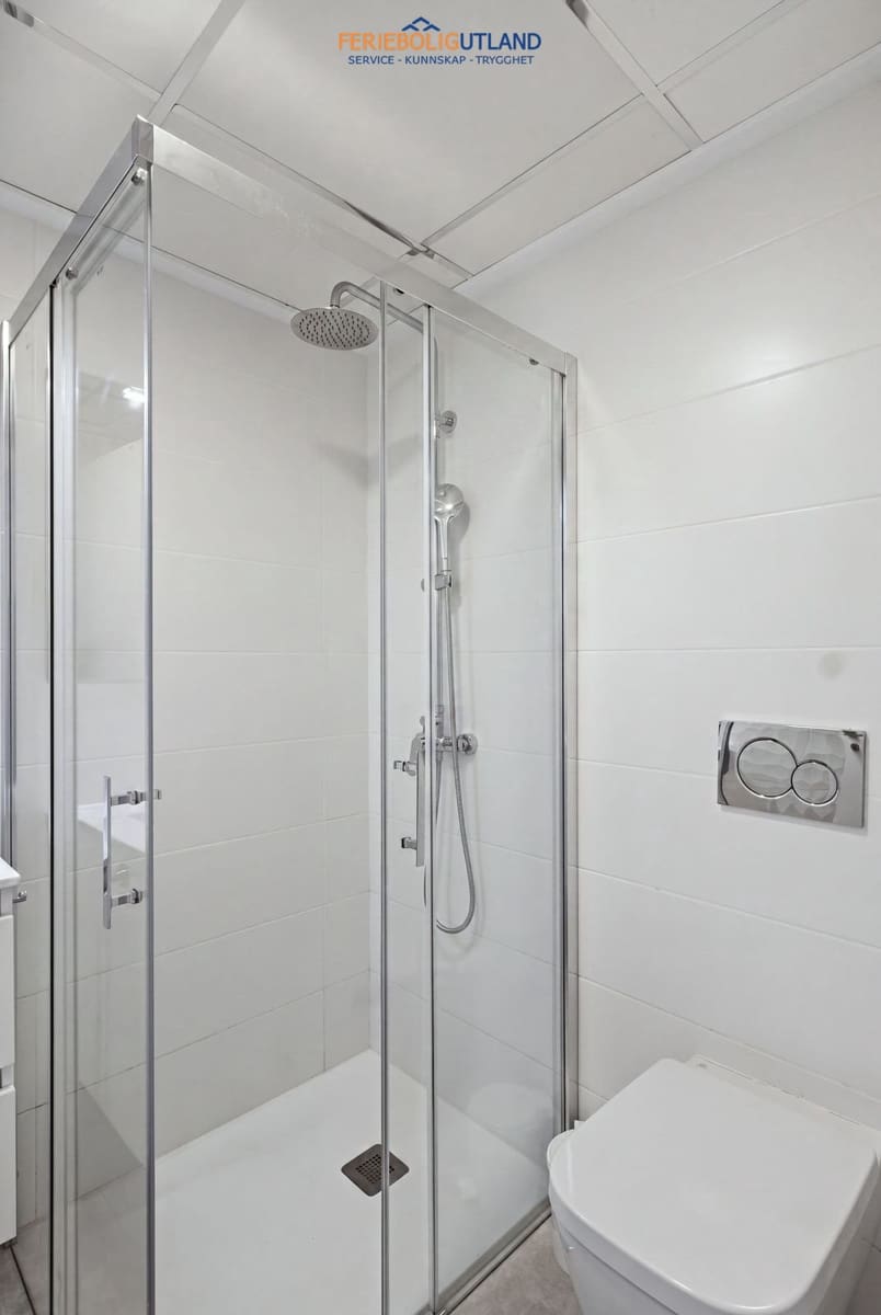 2 soverom Leilighet til salgs i Villamartin med svømmebasseng garasje - € 299 000 (Ref: 10029748)