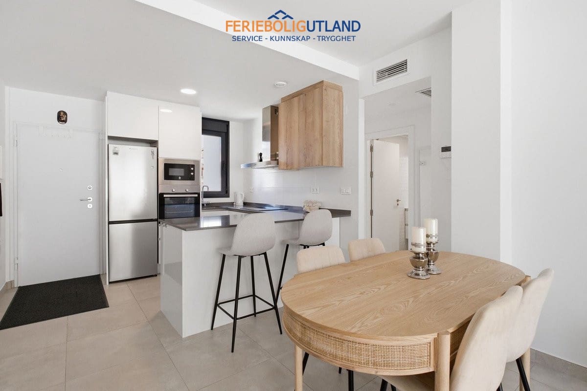 2 soverom Leilighet til salgs i Villamartin med svømmebasseng garasje - € 299 000 (Ref: 10029748)