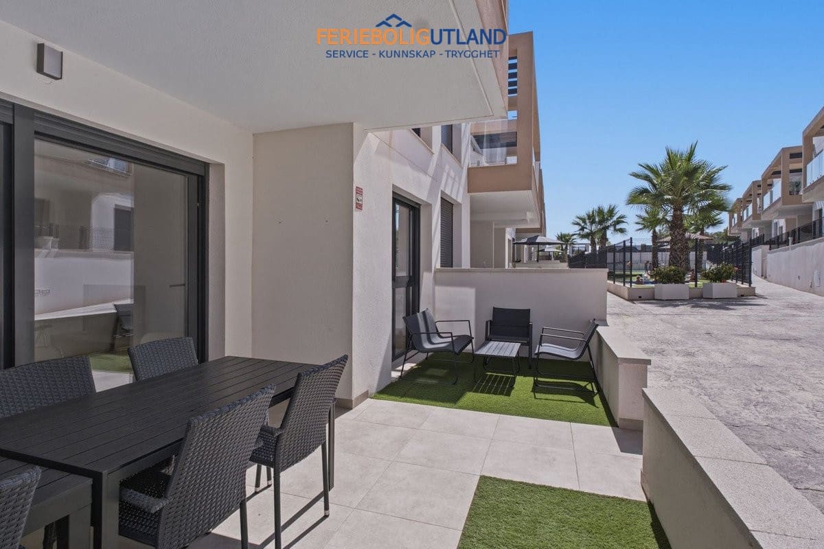 2 soverom Leilighet til salgs i Villamartin med svømmebasseng garasje - € 299 000 (Ref: 10029748)