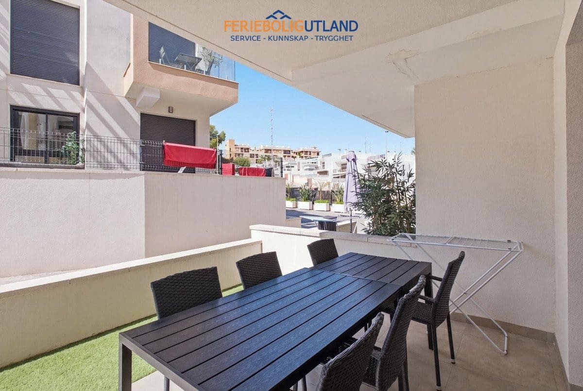 2 soverom Leilighet til salgs i Villamartin med svømmebasseng garasje - € 299 000 (Ref: 10029748)