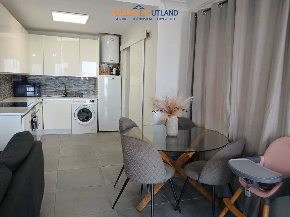 2 soveværelse Villa til salg i Villamartin med swimmingpool garage - € 218.000 (Ref: 10029749)