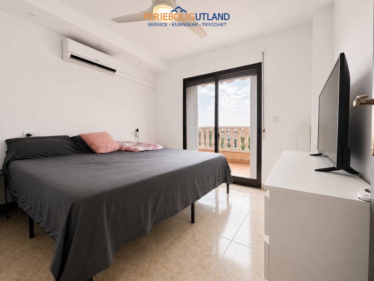 2 soveværelse Villa til salg i Villamartin med swimmingpool garage - € 218.000 (Ref: 10029749)