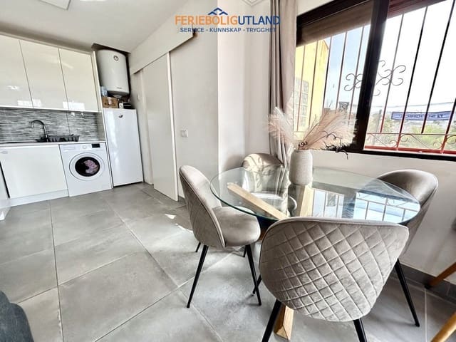 2 soveværelse Villa til salg i Villamartin, Orihuela med swimmingpool garage - € 218.000 (Ref: 10029749)