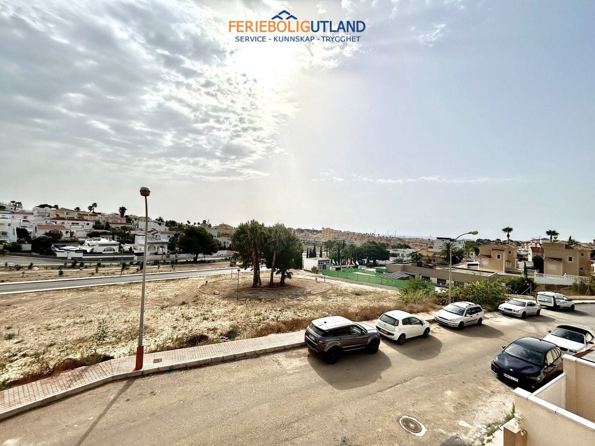2 soveværelse Villa til salg i Villamartin med swimmingpool garage - € 218.000 (Ref: 10029749)