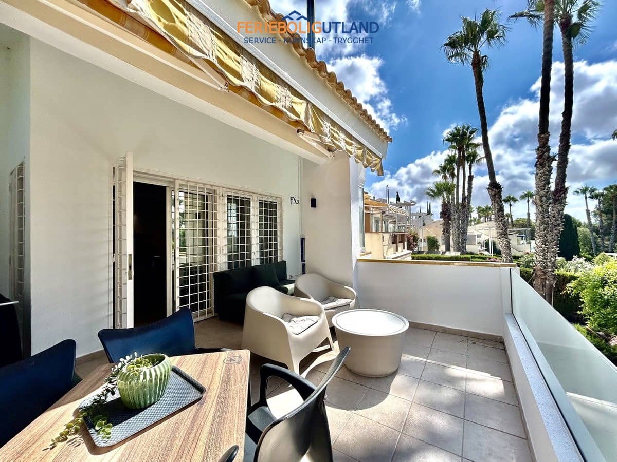 3 soveværelse Villa til salg i Villamartin med swimmingpool garage - € 524.995 (Ref: 10030897)