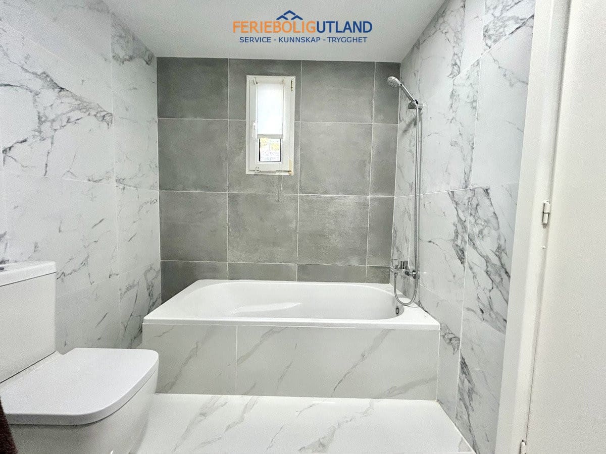 3 soveværelse Villa til salg i Villamartin med swimmingpool garage - € 524.995 (Ref: 10030897)