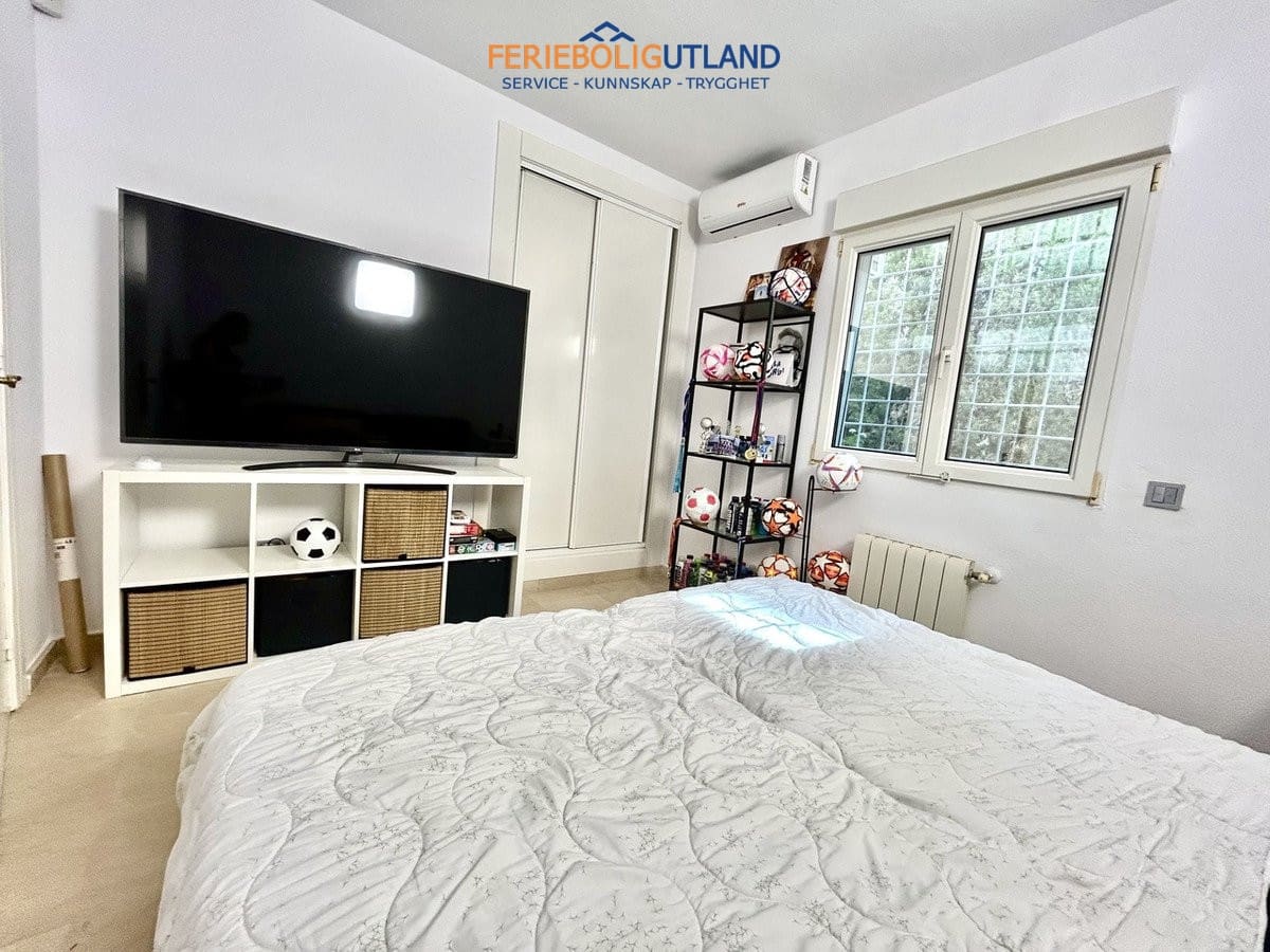3 soveværelse Villa til salg i Villamartin med swimmingpool garage - € 524.995 (Ref: 10030897)