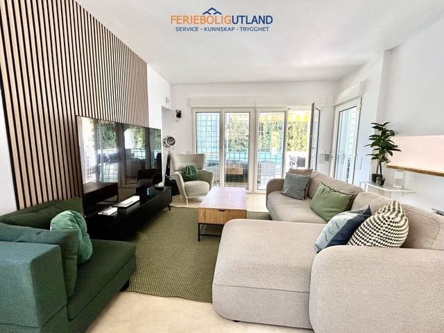 3 soveværelse Villa til salg i Villamartin, Orihuela med swimmingpool garage - € 524.995 (Ref: 10030897)
