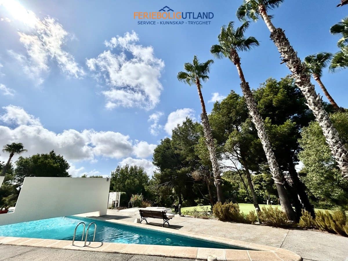3 soveværelse Villa til salg i Villamartin med swimmingpool garage - € 524.995 (Ref: 10030897)