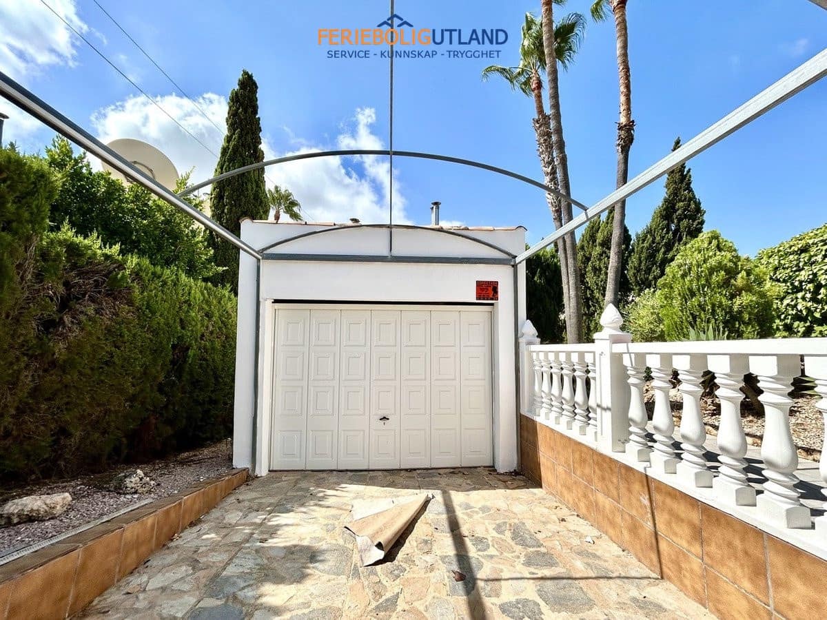 3 soveværelse Villa til salg i Villamartin med swimmingpool garage - € 524.995 (Ref: 10030897)