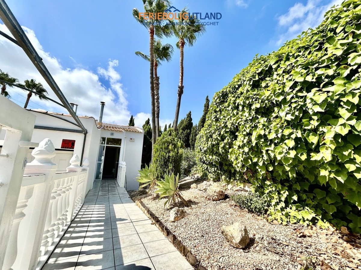 3 soveværelse Villa til salg i Villamartin med swimmingpool garage - € 524.995 (Ref: 10030897)