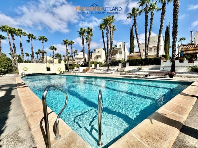 3 soveværelse Villa til salg i Villamartin, Orihuela med swimmingpool garage - € 524.995 (Ref: 10030897)
