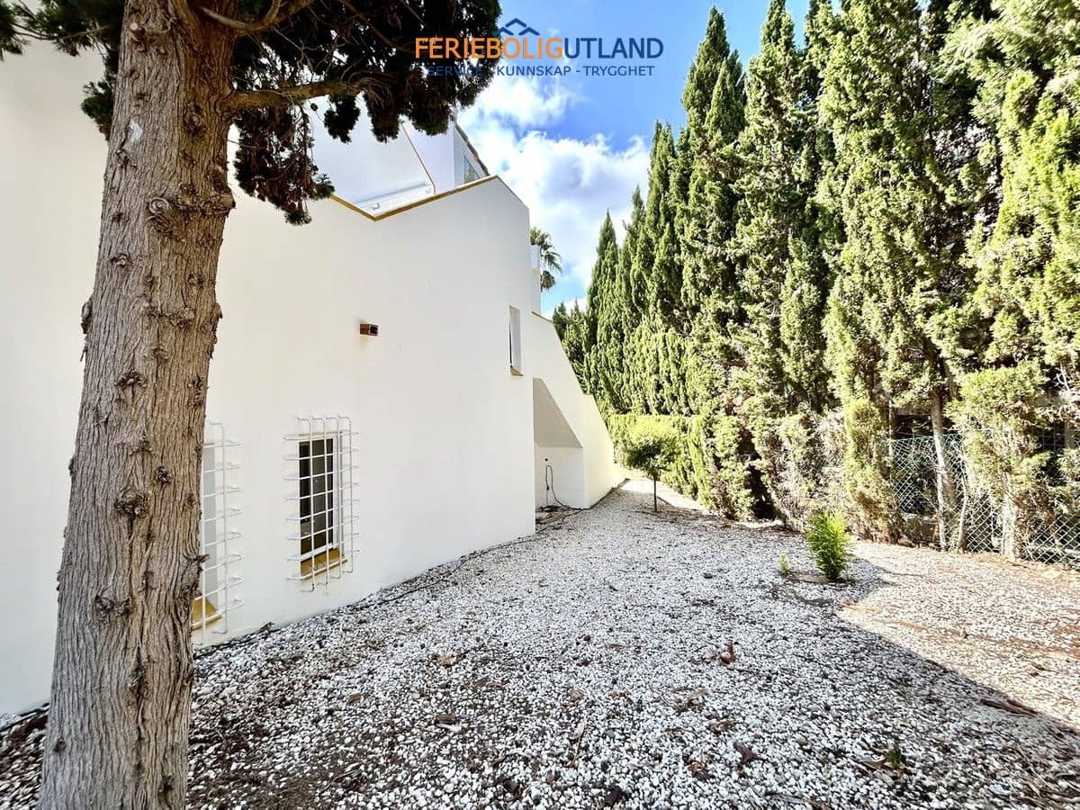 3 soveværelse Villa til salg i Villamartin med swimmingpool garage - € 524.995 (Ref: 10030897)