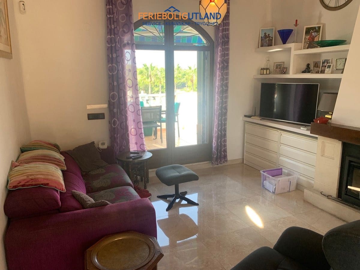 4 soverom Villa til salgs i Villamartin med svømmebasseng garasje - € 750 000 (Ref: 10030898)